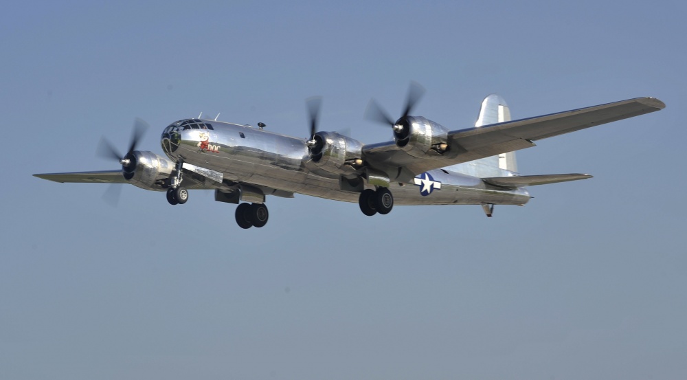 B-29_Doc_McConnell_Air_Force_Base_July_17,_2016.jpg