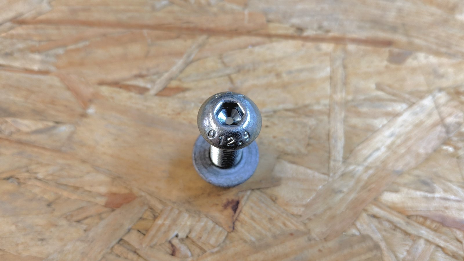 steering shaft M8 bolt.jpg